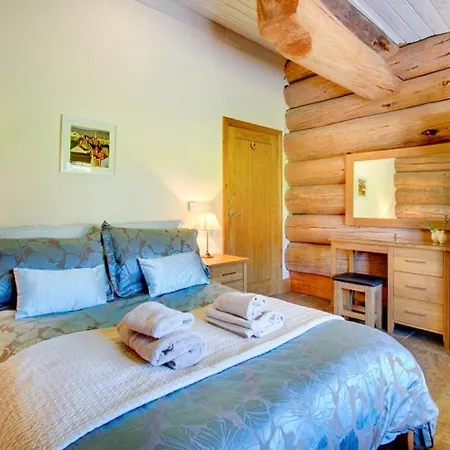 Bere Sleeps 8 With Wifi Willa