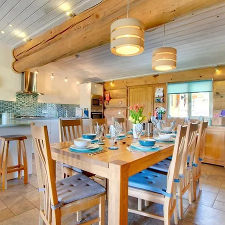 Bere Sleeps 8 With Wifi